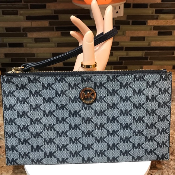 Michael Kors Signature Coated Canvas Wristlet - Picture 5 of 17